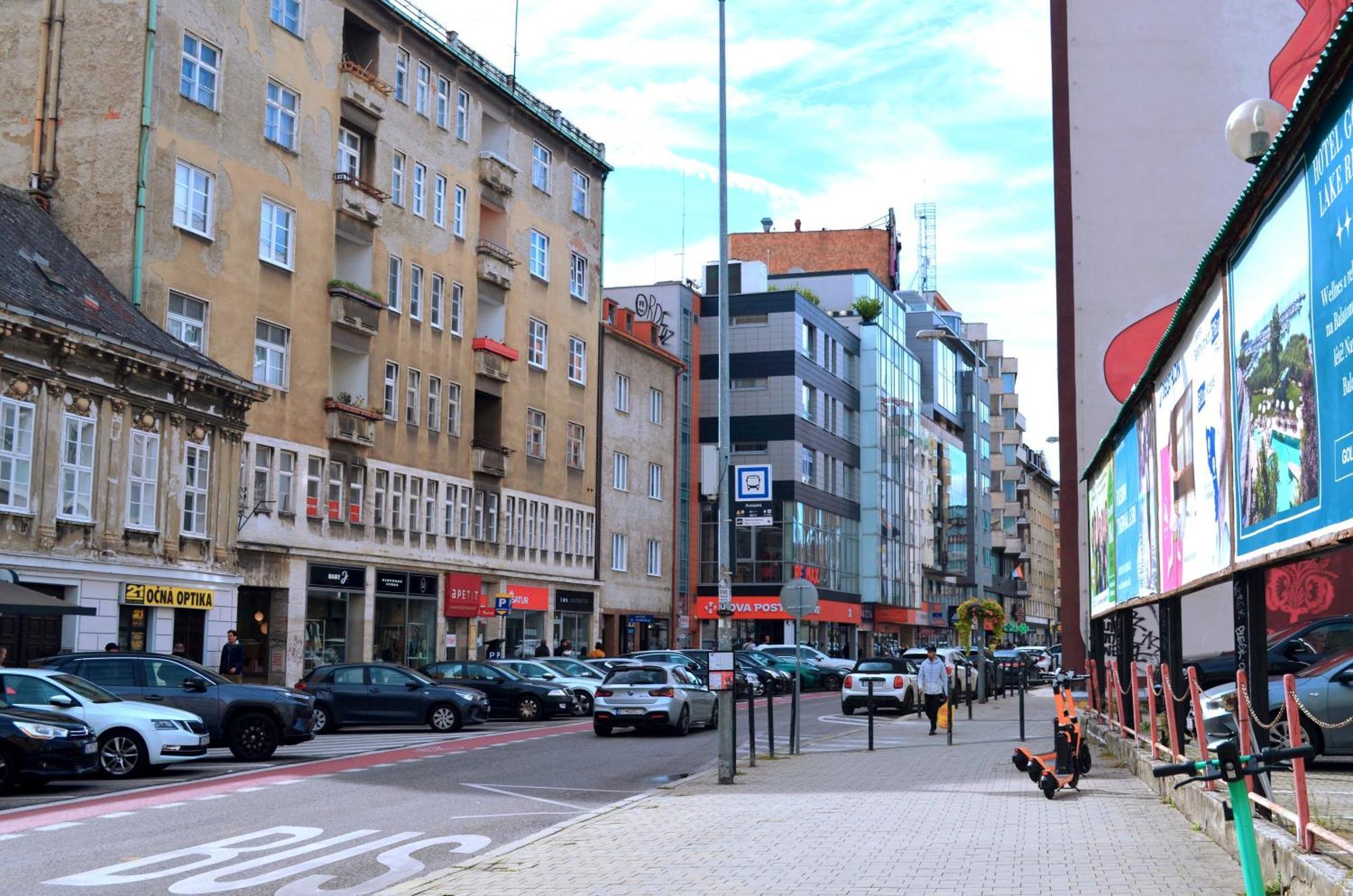 Natural-Style Apartment In The Centre Of Bratislava Exterior foto